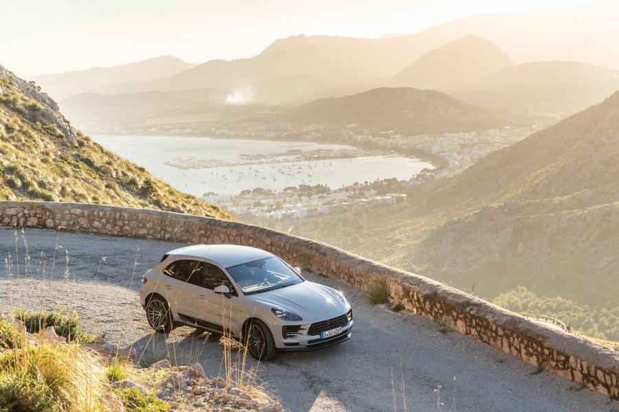  Porsche Macan S (95B) 2018 года  (WW) (фото 46 из 235)